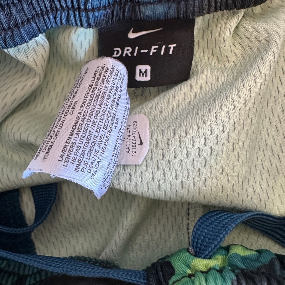 Nike Dri-FIT Camouflage Shorts with Neon Detail - Picture 5 of 5